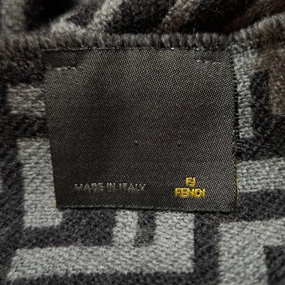 Auth FENDI - Gray Black Wool Scarf - Picture 3 of 5